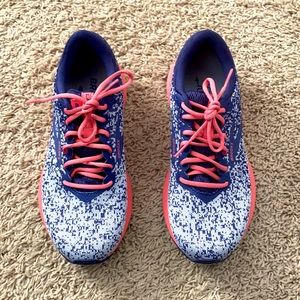 Brooks Energize Running Shoes